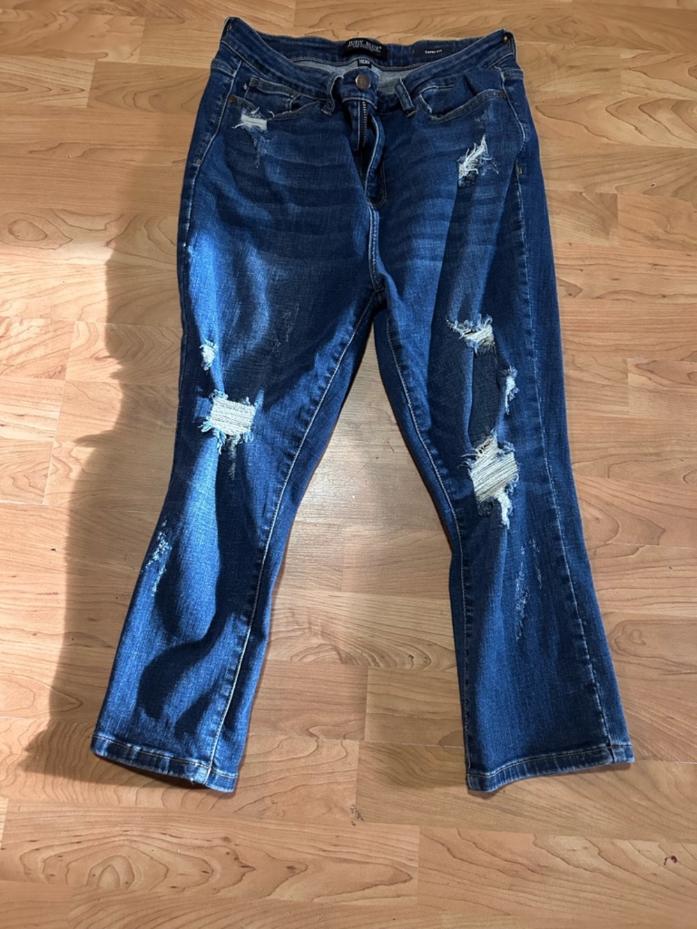 Judy Blue Dark Blue Distressed Capri Fit